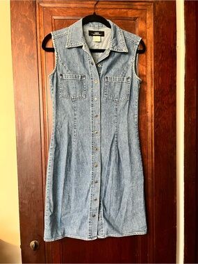 Tailor B. Moss Light Blue Sleeveless Denim Midi Dress
